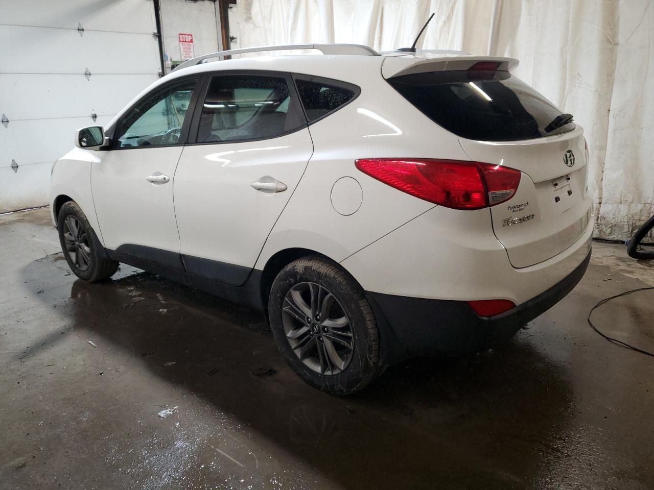 Image 2 of 2015 HYUNDAI TUCSON LIMITED 2015 with VIN KM8JUCAG9FU021822