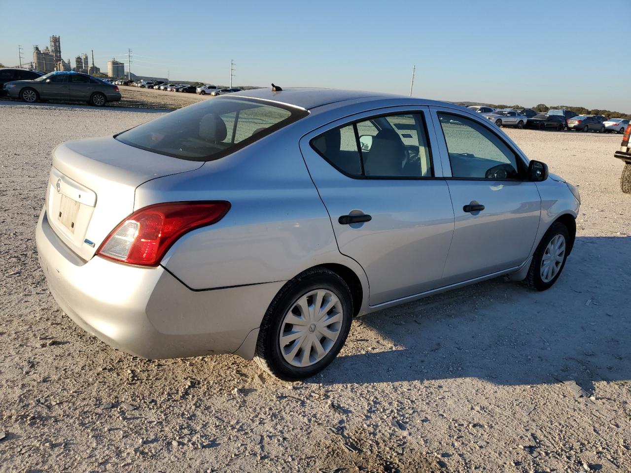 Obraz 3 z 2012 NISSAN VERSA S 2012 z VIN 3N1CN7AP7CL862578