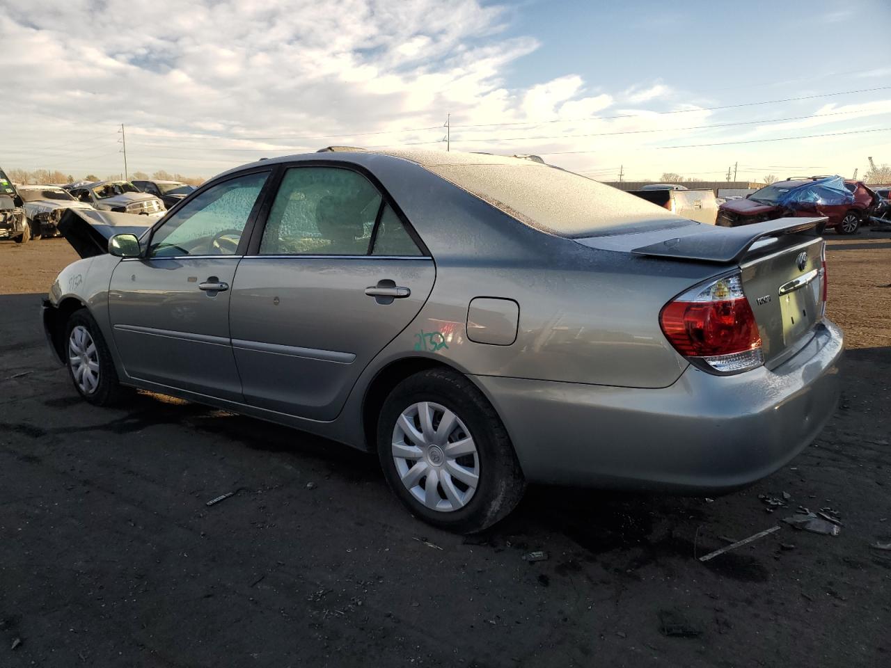 Obraz 2 z 2005 TOYOTA CAMRY LE 2005 z VIN 4T1BE30K65U594084