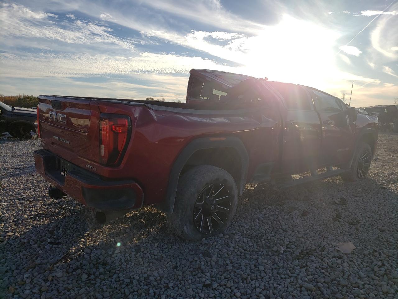 Изображение 3 2022 GMC SIERRA K2500 AT4 2022 с VIN 1GT49PEY3NF113198