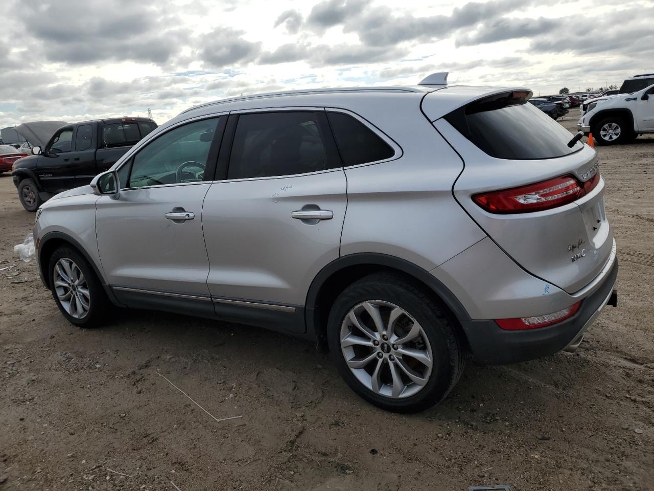 Изображение 2 2017 LINCOLN MKC SELECT 2017 с VIN 5LMCJ2C93HUL34925