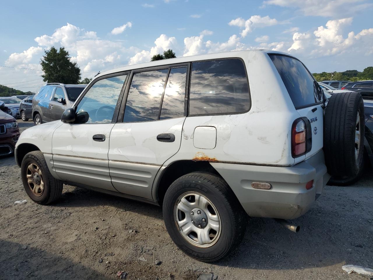 Image 2 of 2000 TOYOTA RAV4  2000 with VIN JT3GP10VXY7067806