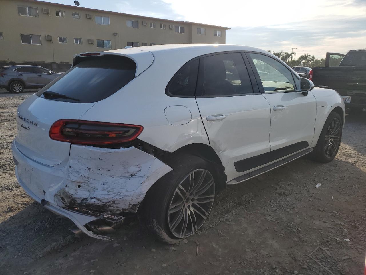Image 3 of 2016 PORSCHE MACAN S 2016 with VIN WP1AB2A58GLB41829