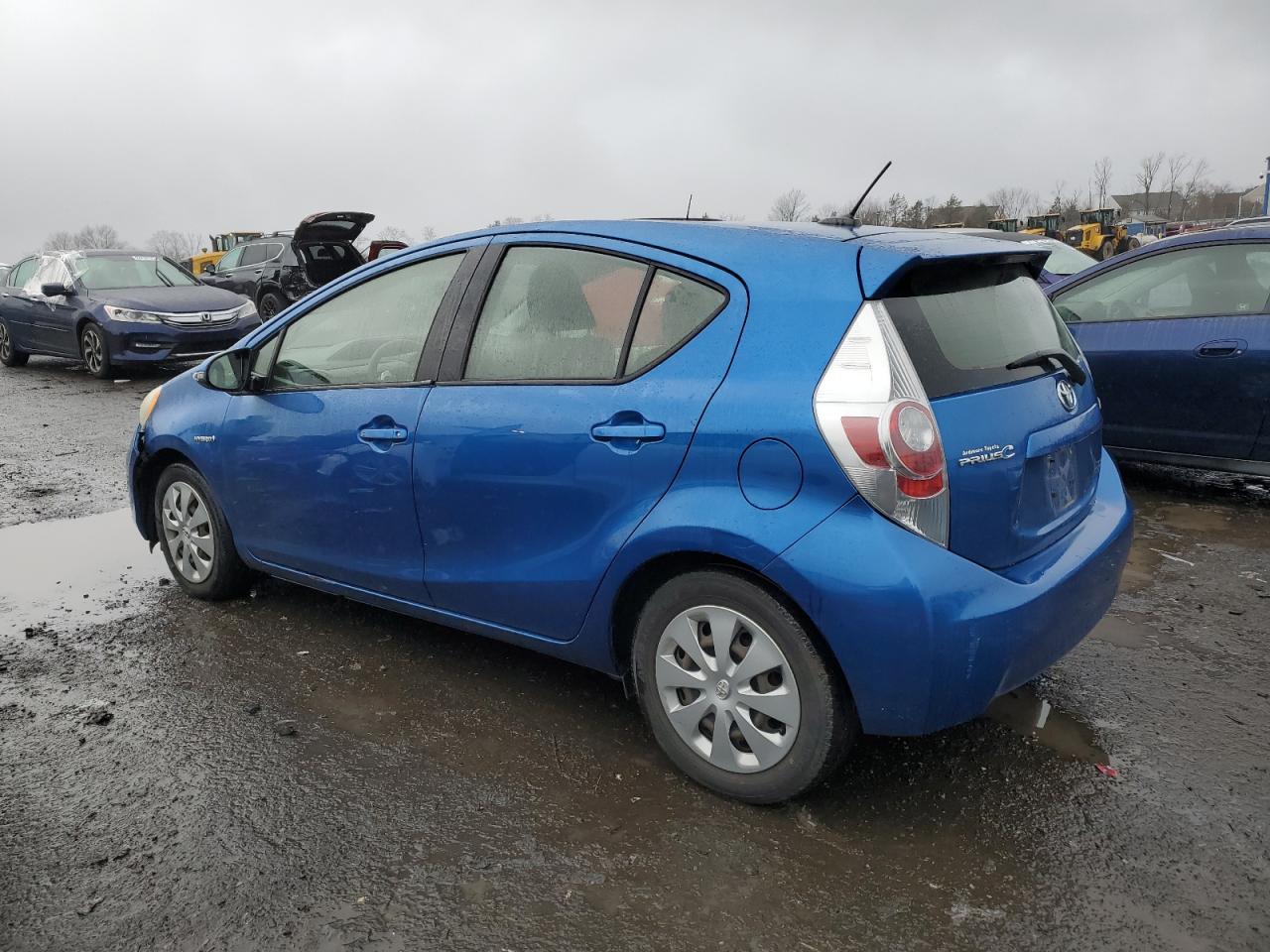 Изображение 2 2014 TOYOTA PRIUS C  2014 с VIN JTDKDTB38E1065380