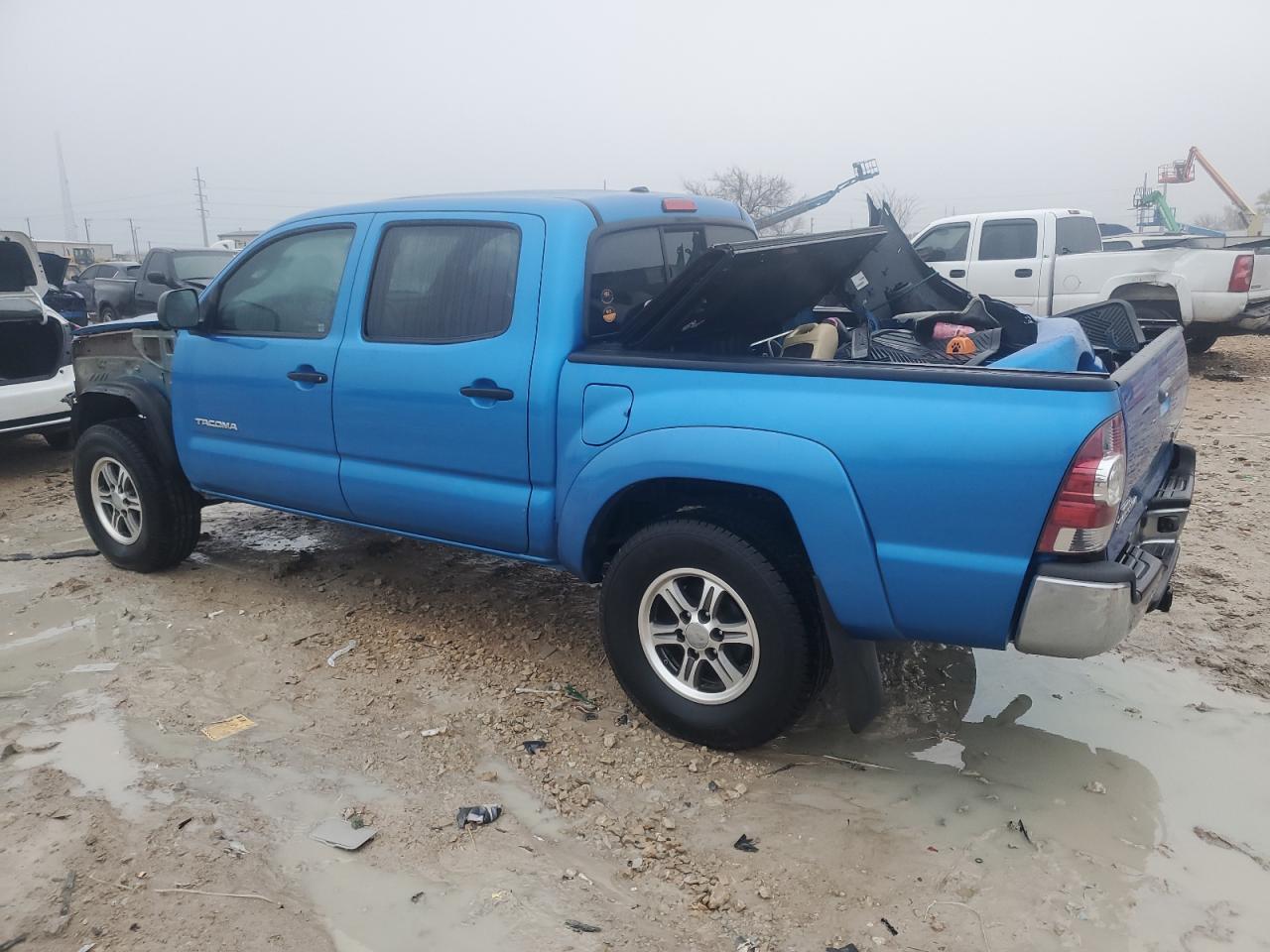 Image 2 of 2011 TOYOTA TACOMA DOUBLE CAB PRERUNNER 2011 with VIN 5TFJU4GN5BX002659