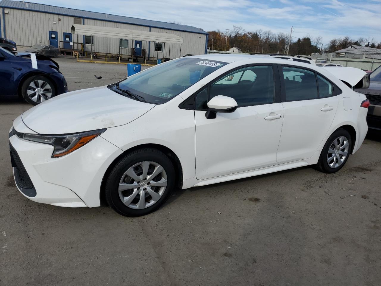 Obraz 1 z 2020 TOYOTA COROLLA LE 2020 z VIN 5YFEPRAE9LP117845