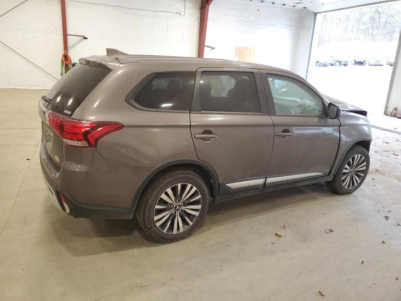 Изображение 3 2020 MITSUBISHI OUTLANDER SE 2020 с VIN JA4AZ3A38LZ045055