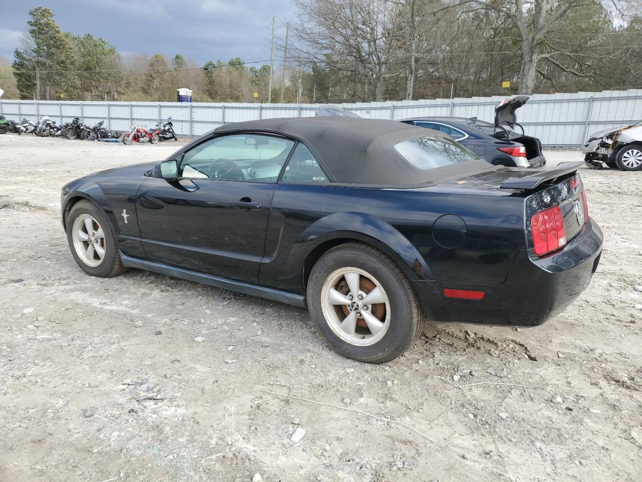 Obraz 2 z 2006 FORD MUSTANG  2006 z VIN 1ZVHT84N965144394