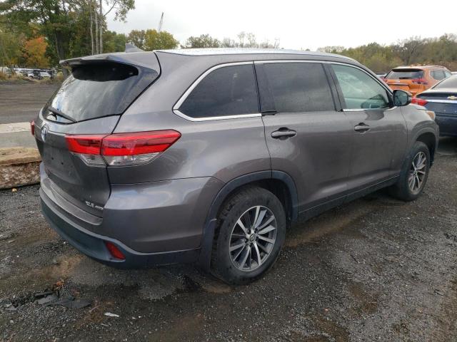 Image 3 of 2019 TOYOTA HIGHLANDER SE 2019 with VIN 5TDJZRFH3KS564446