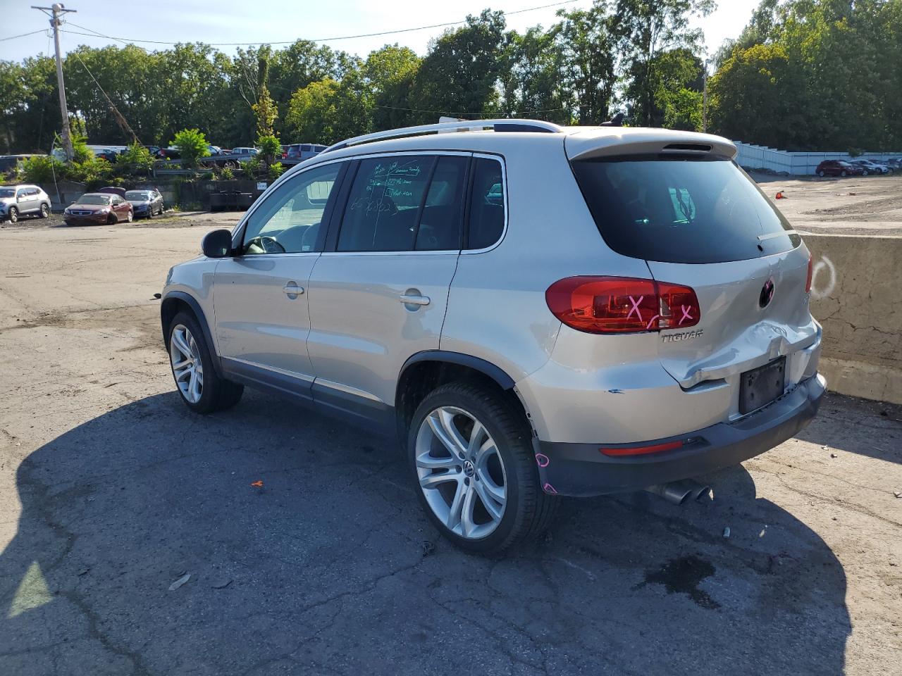Image 2 of 2013 VOLKSWAGEN TIGUAN S 2013 with VIN WVGAV7AX6DW526920