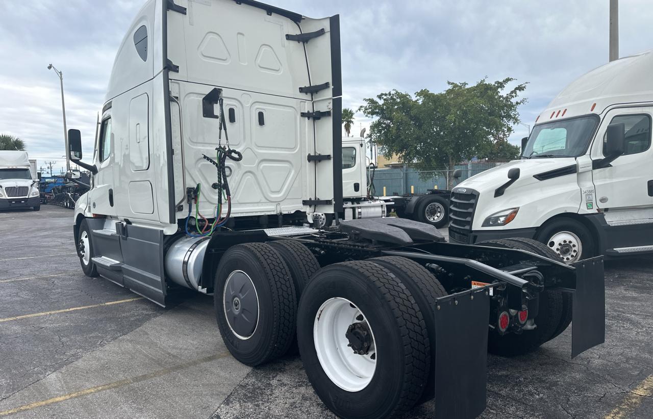 Image 3 of 2021 FREIGHTLINER CASCADIA 126  2021 with VIN 3AKJHHDV2MSMS1043