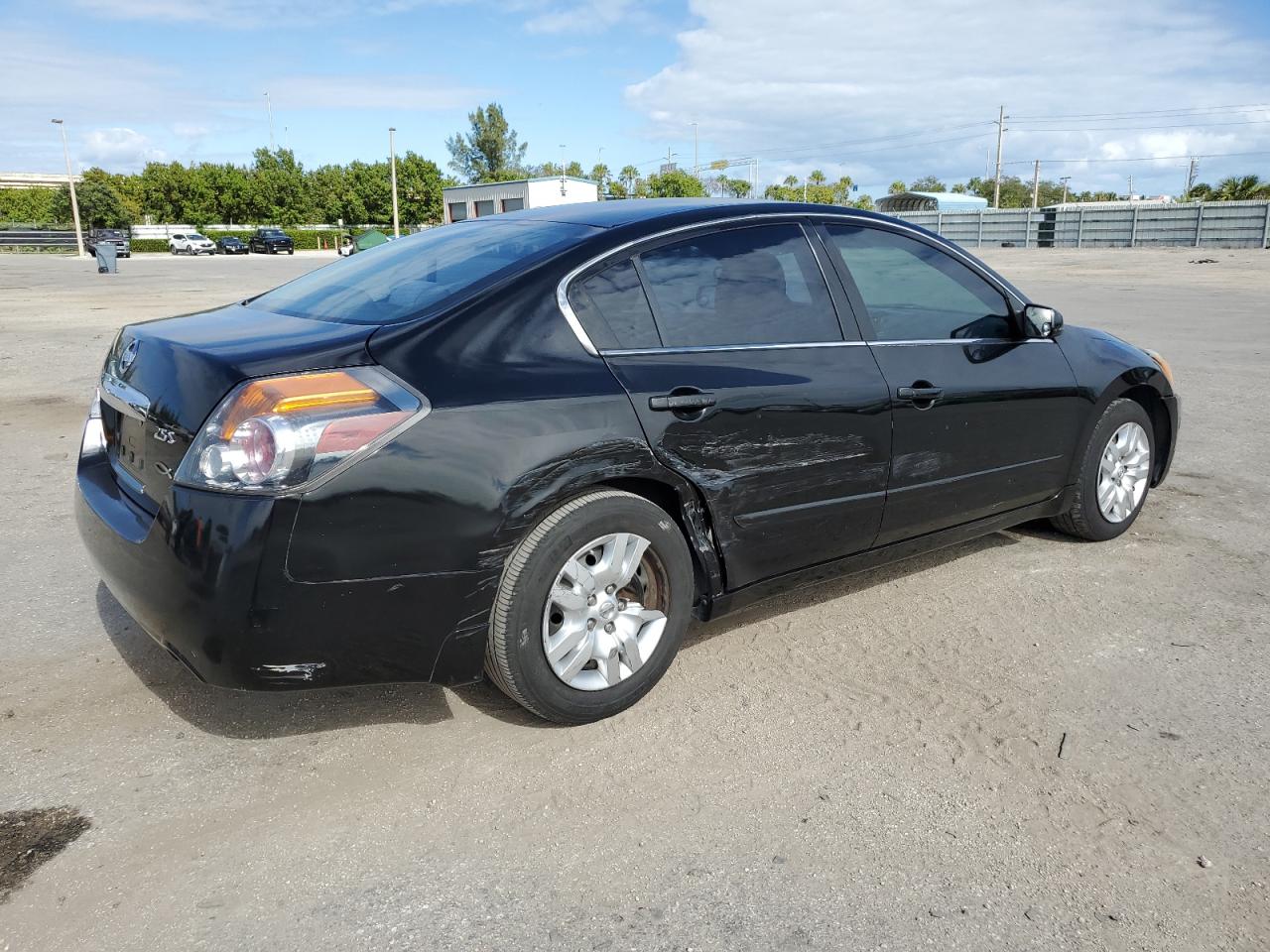 Obraz 3 z 2010 NISSAN ALTIMA BASE 2010 z VIN 1N4AL2AP1AN557206