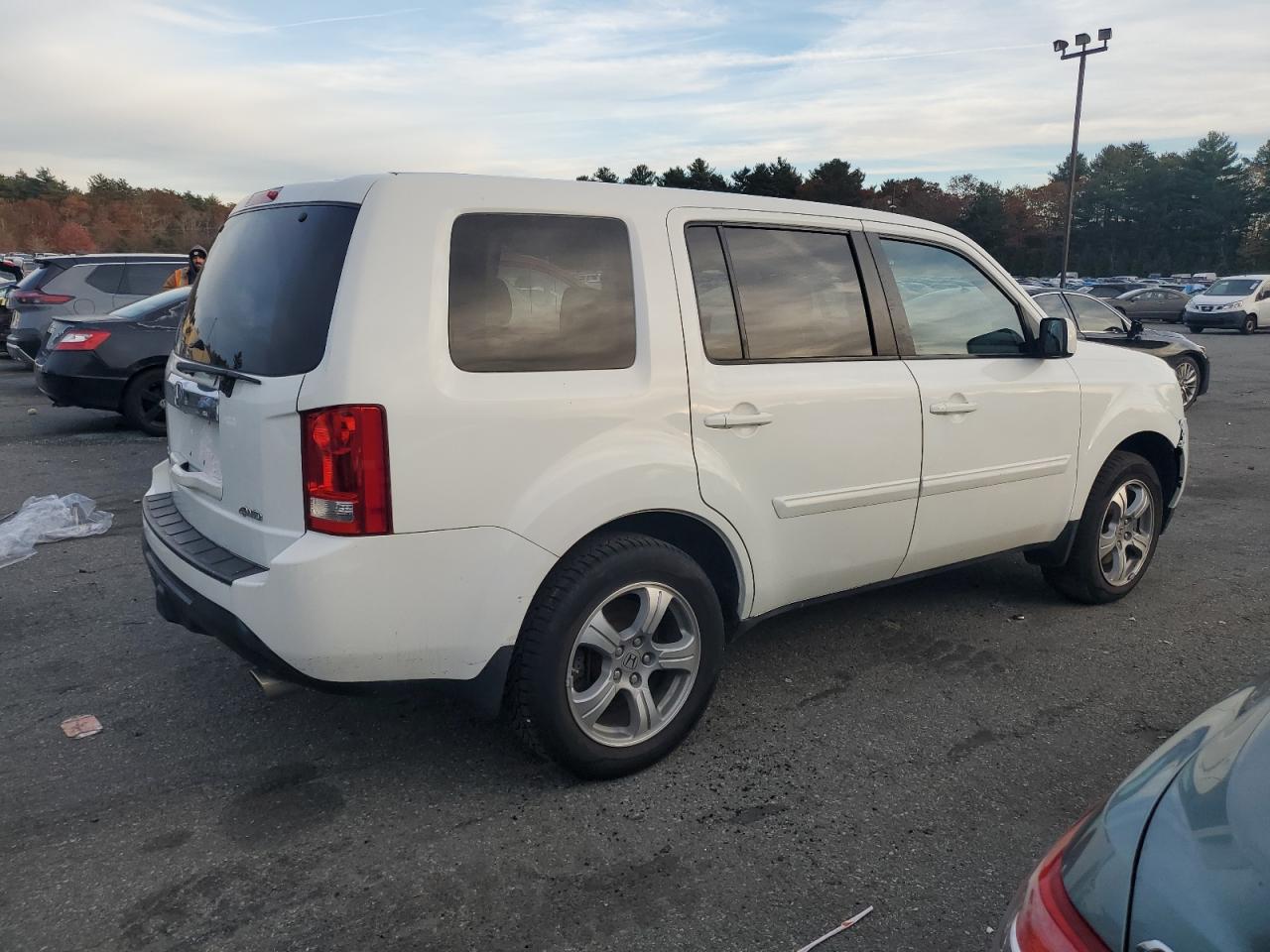 Image 3 of 2014 HONDA PILOT EXL 2014 with VIN 5FNYF4H55EB054010