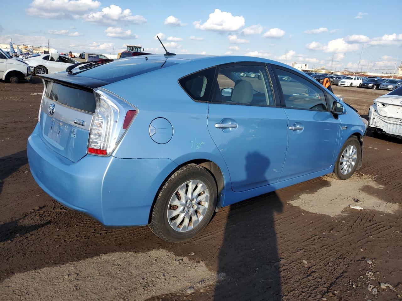 Image 3 of 2013 TOYOTA PRIUS PLUG-IN  2013 with VIN JTDKN3DP8D3030967