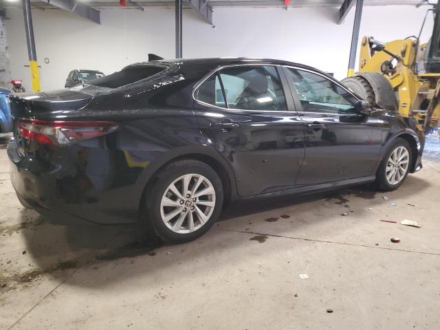 Obraz 3 z 2022 TOYOTA CAMRY LE 2022 z VIN 4T1C11AK5NU696933