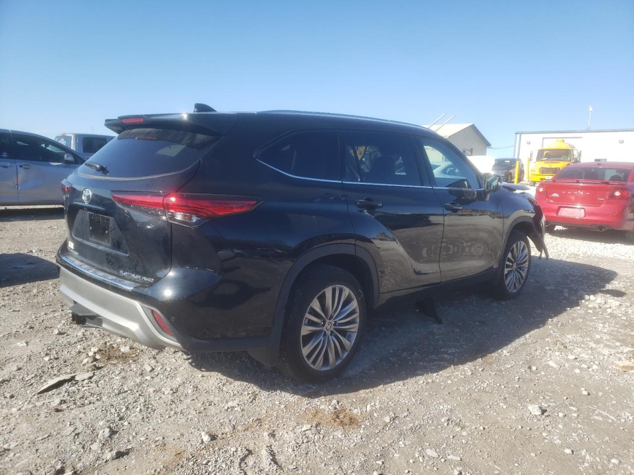 Изображение 3 2023 TOYOTA HIGHLANDER L 2023 с VIN 5TDKDRBH1PS003534
