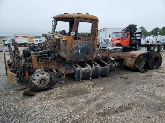 Image 2 of 2018 MACK 700 GU700 2018 with VIN 1M1AX07Y1JM041338