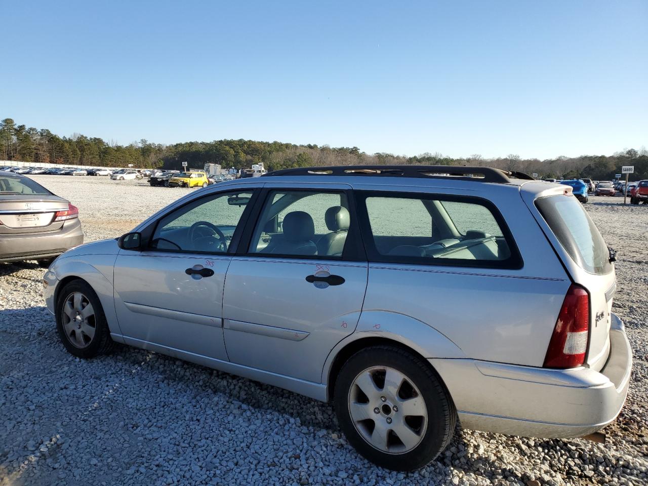 Obraz 2 z 2002 FORD FOCUS SE 2002 z VIN 1FAFP36392W253316