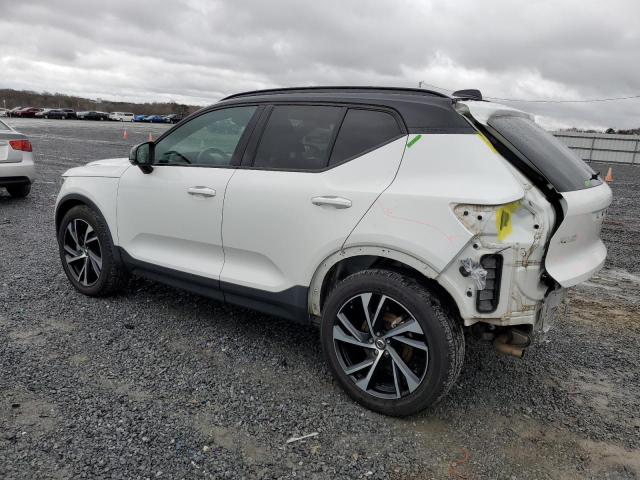 Изображение 2 2020 VOLVO XC40 T4 R-DESIGN 2020 с VIN YV4AC2HM2L2323955