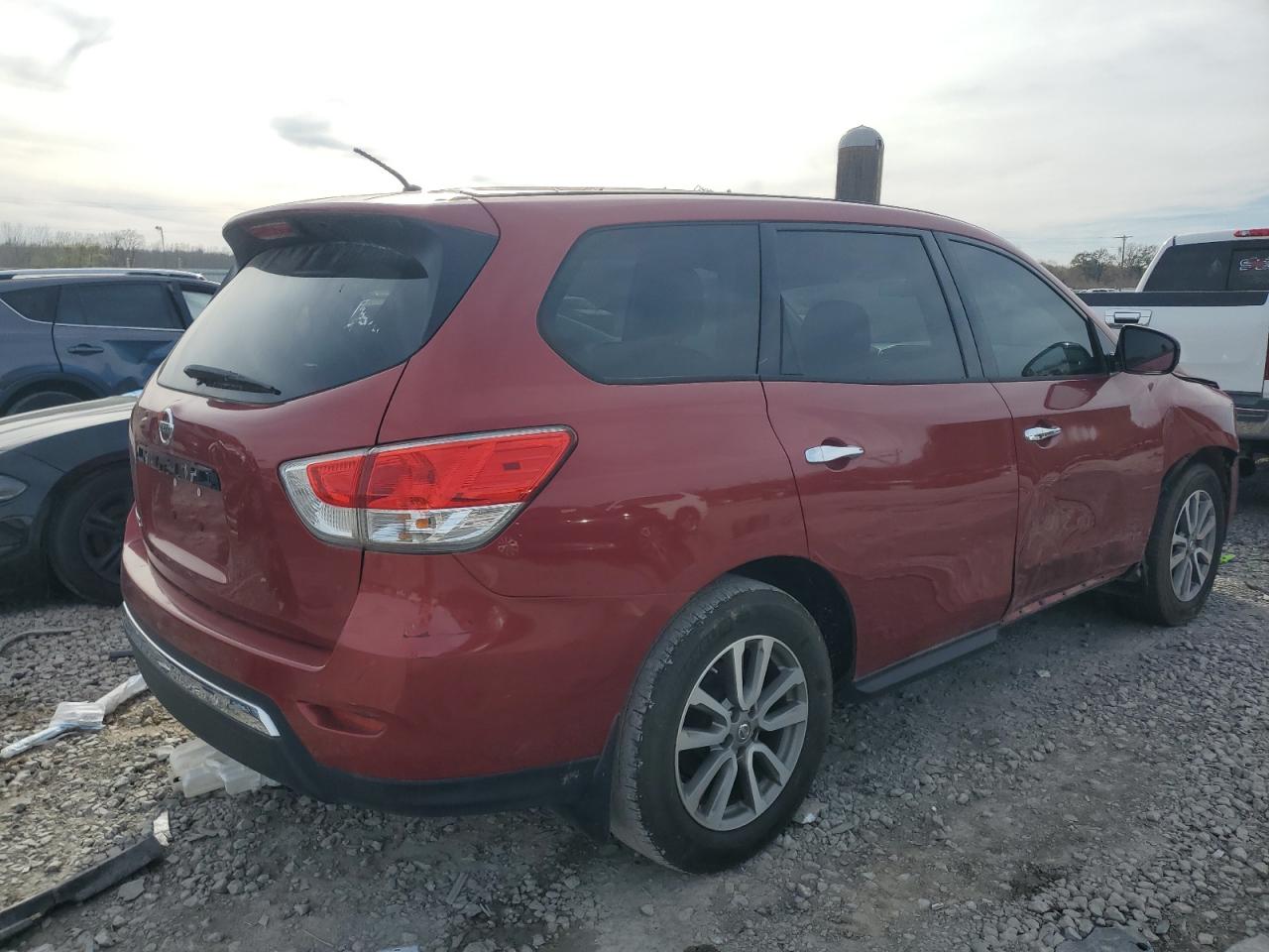Image 3 of 2014 NISSAN PATHFINDER S 2014 with VIN 5N1AR2MN8EC690738