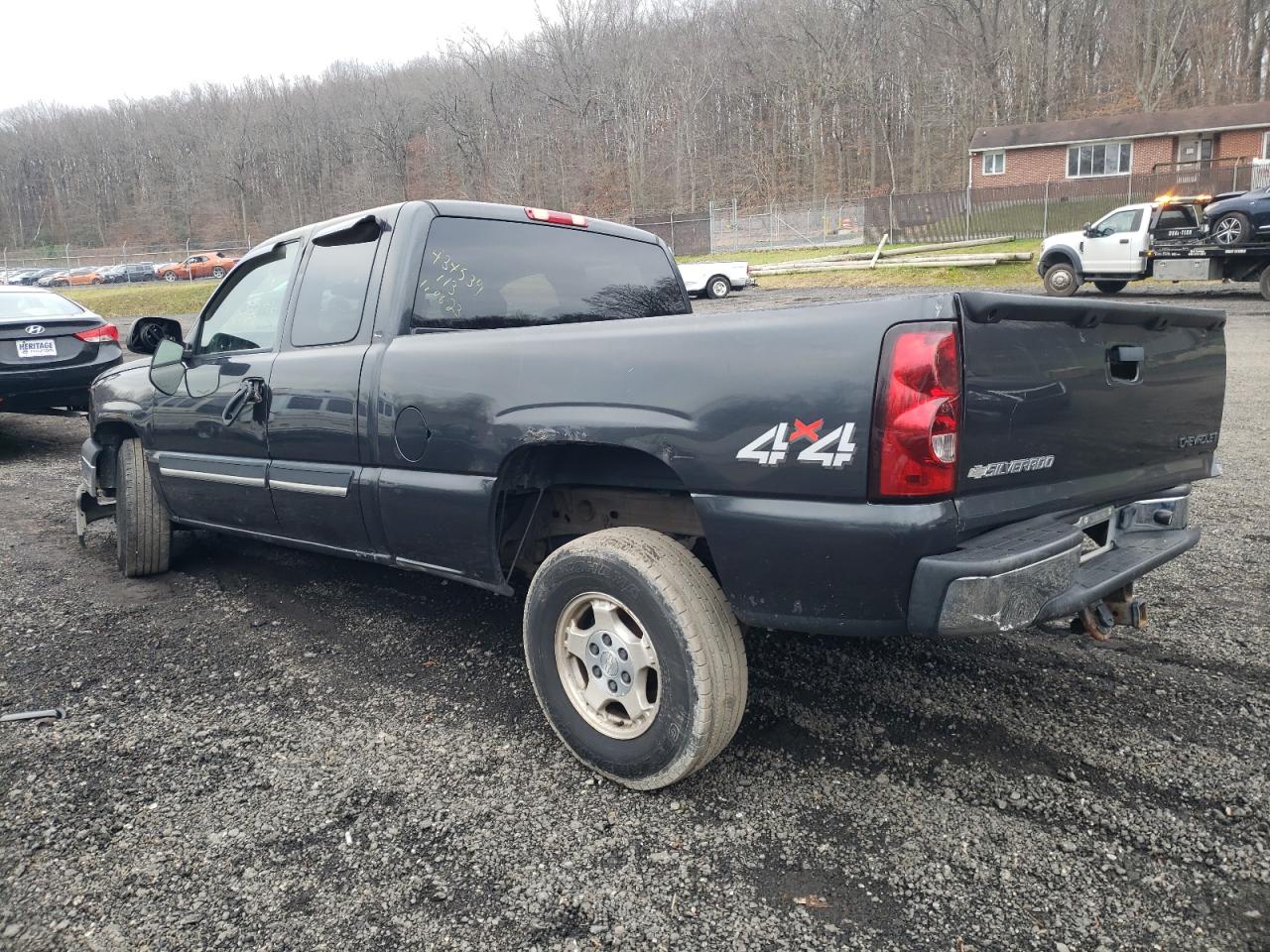 Obraz 2 z 2004 CHEVROLET SILVERADO K1500 2004 z VIN 1GCEK19TX4E181779