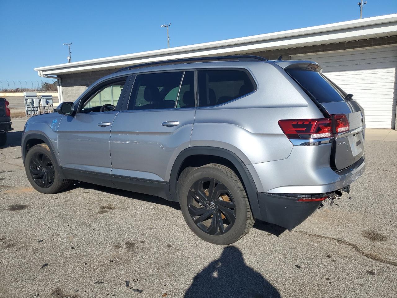 Obraz 2 z 2023 VOLKSWAGEN ATLAS SE 2023 z VIN 1V2WR2CA7PC511521
