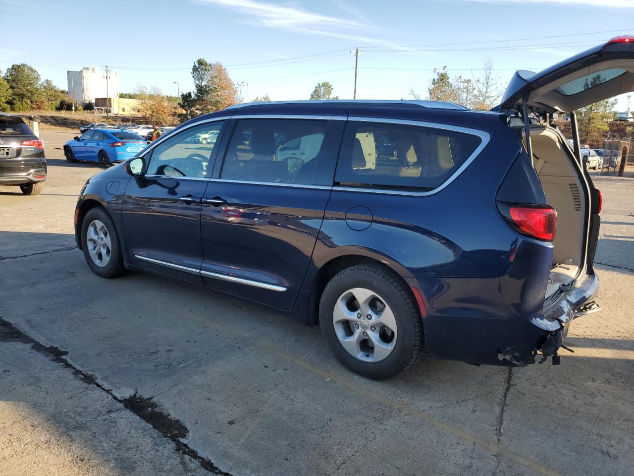 Изображение 2 2018 CHRYSLER PACIFICA HYBRID TOURING L 2018 с VIN 2C4RC1L70JR183405